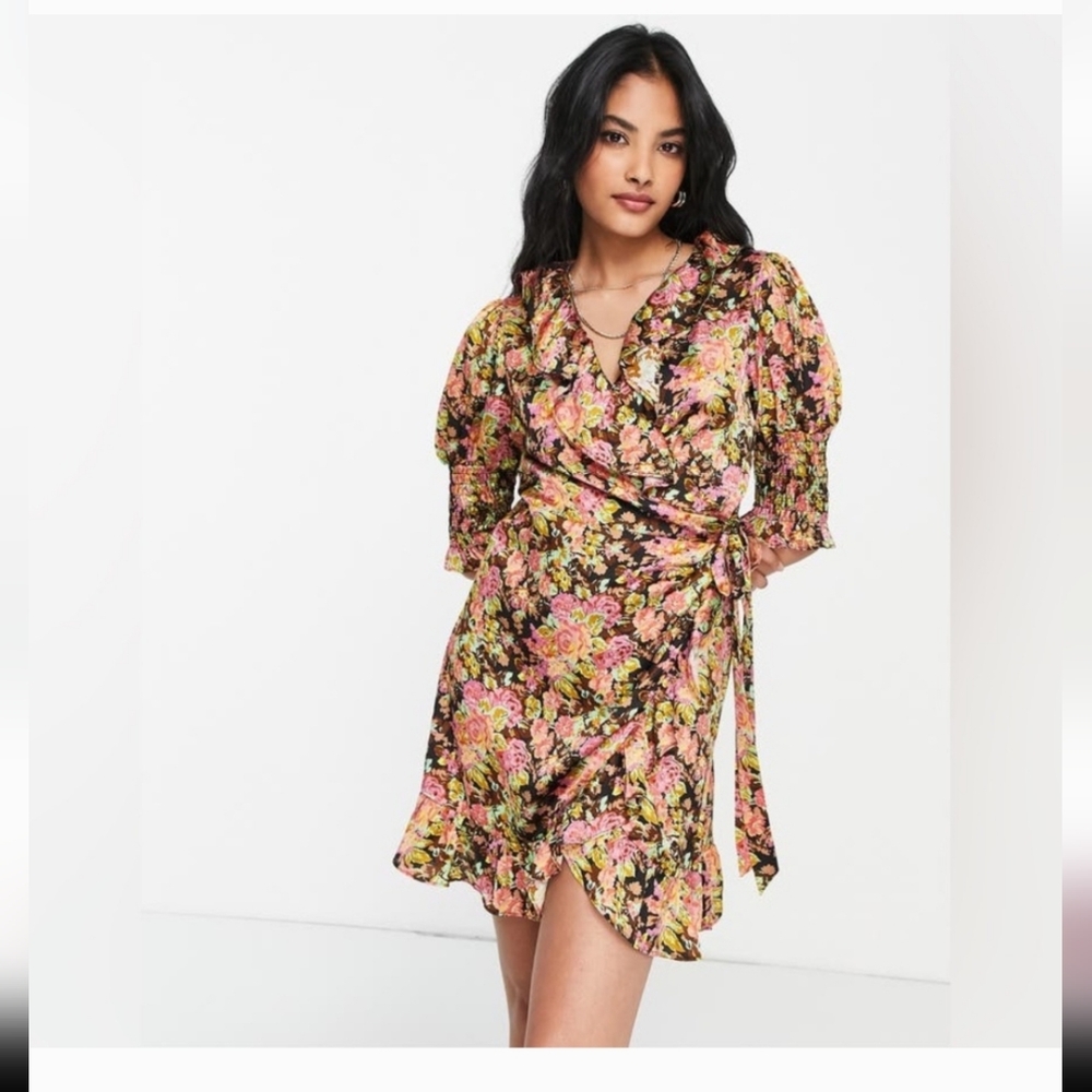 TOPSHOP Floral Print Mini Wrap Cocktail Dress Size 4 Ruffles V-Neck Puff Sleeve